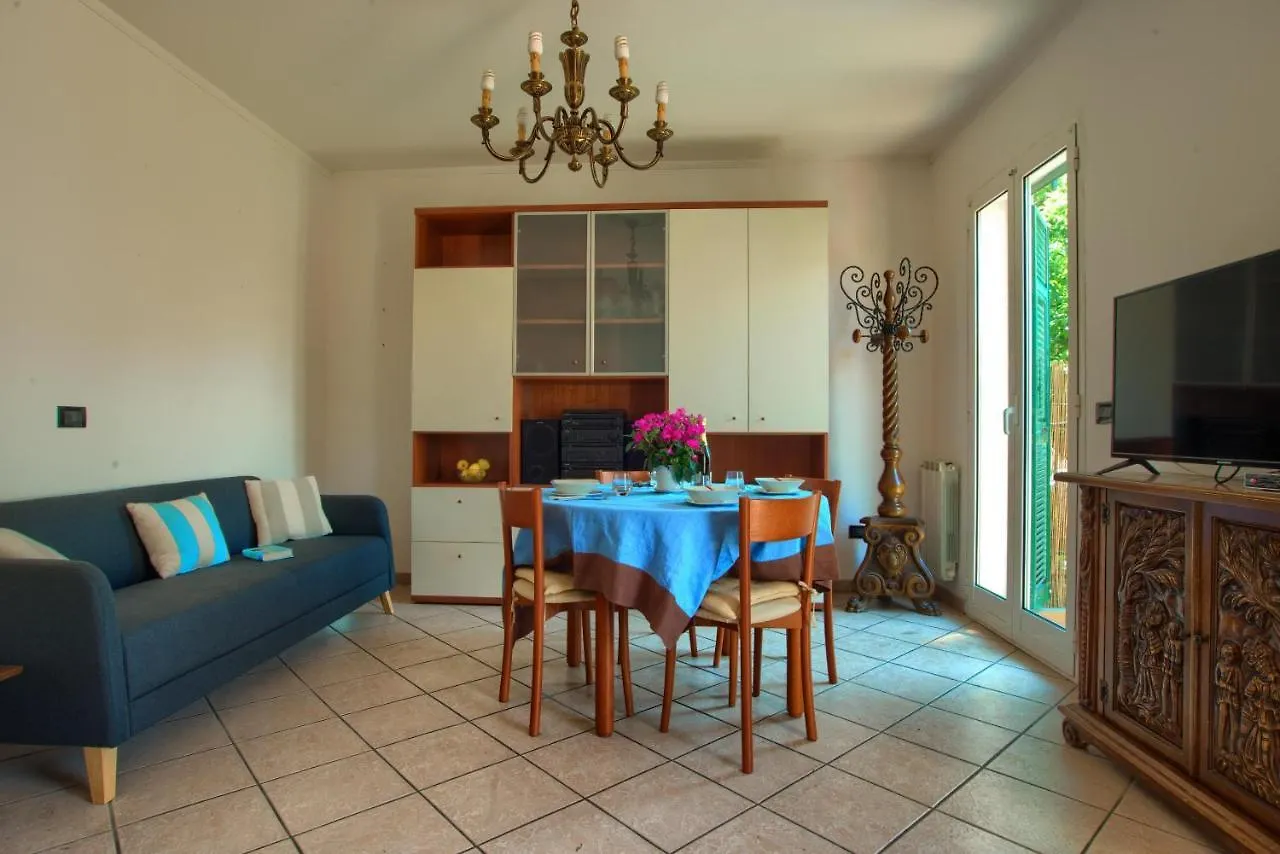 Holiday home Casa Con Giardino, Garage, Wi-Fi, 2 Bagni E Ac In Una Camera Da Letto Imperia Italy
