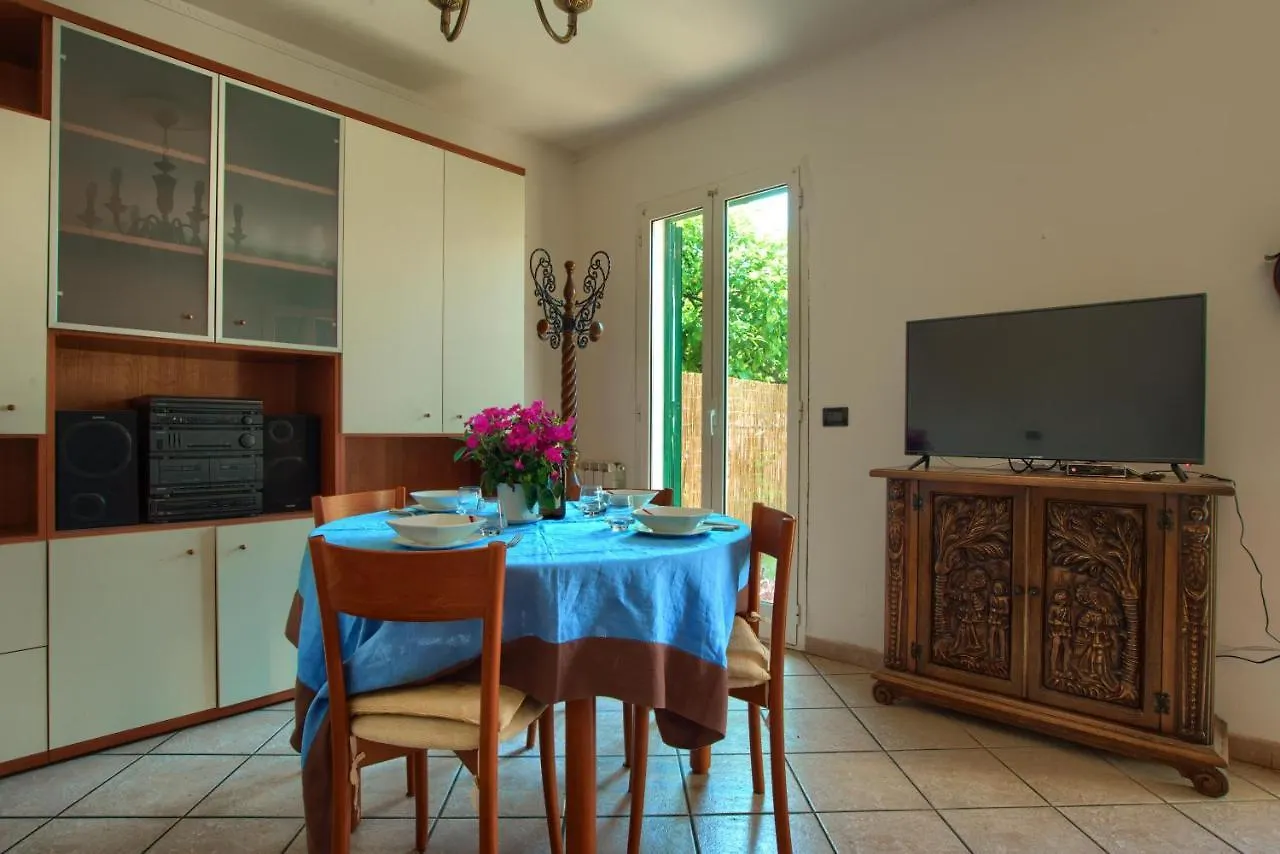 Casa Con Giardino, Garage, Wi-Fi, 2 Bagni E Ac In Una Camera Da Letto Imperia