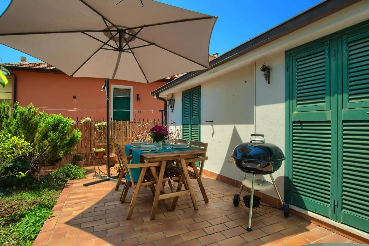 Holiday home Casa Con Giardino, Garage, Wi-Fi, 2 Bagni E Ac In Una Camera Da Letto Imperia
