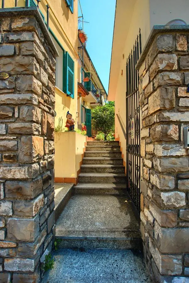 Casa Con Giardino, Garage, Wi-Fi, 2 Bagni E Ac In Una Camera Da Letto Imperia 0*,