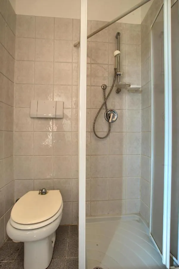 Casa Con Giardino, Garage, Wi-Fi, 2 Bagni E Ac In Una Camera Da Letto Imperia 0*,  Italy