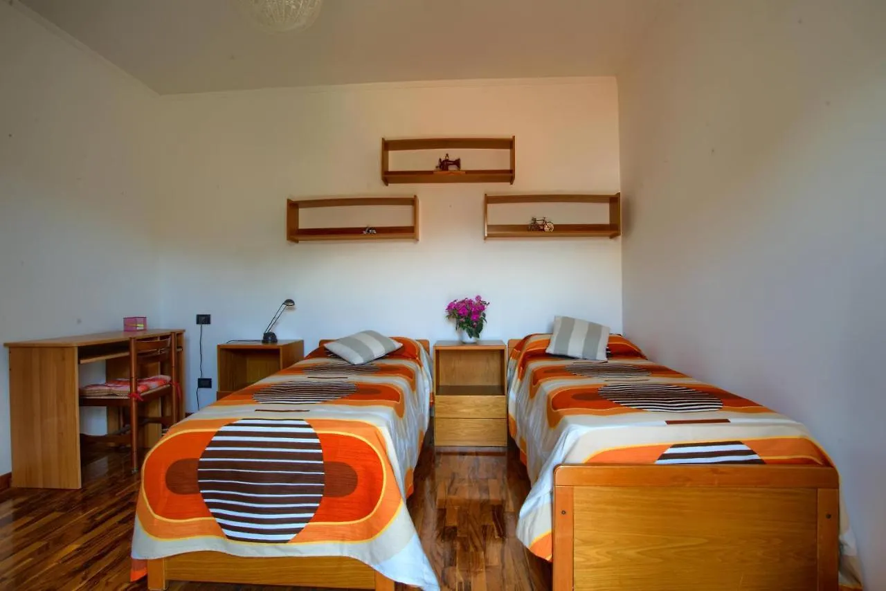 Casa Con Giardino, Garage, Wi-Fi, 2 Bagni E Ac In Una Camera Da Letto Imperia 0*,  Italy