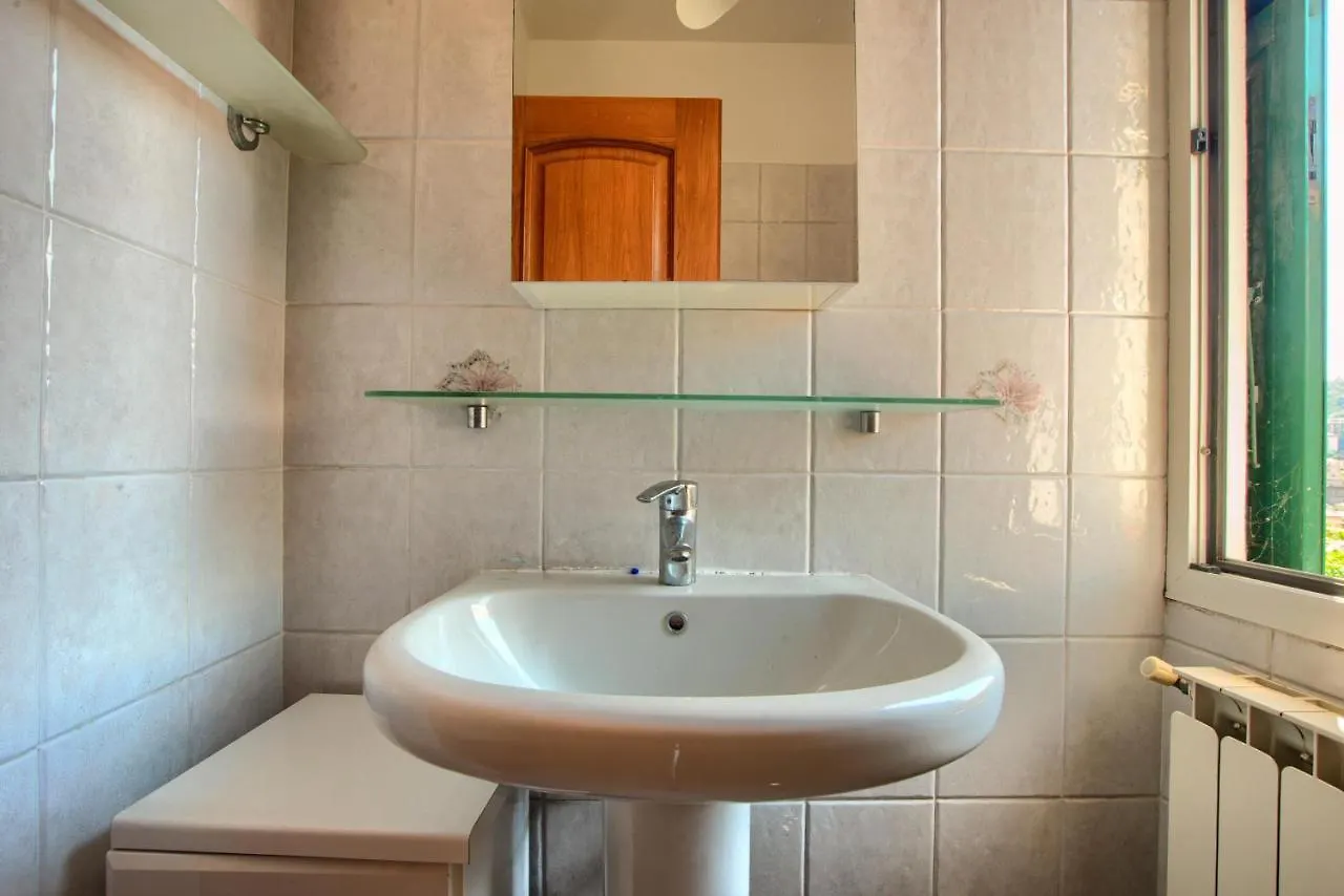 Casa Con Giardino, Garage, Wi-Fi, 2 Bagni E Ac In Una Camera Da Letto Imperia